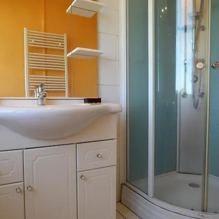 Familial Avec Charme D'ecole, Terrasse, Terrain Clos, Proche Gorges De La Loire Et Sites Naturels - Fr-1-582-185 Le Brignon