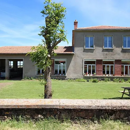 Familial Avec Charme D'ecole, Terrasse, Terrain Clos, Proche Gorges De La Loire Et Sites Naturels - Fr-1-582-185 Country house