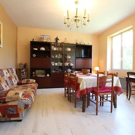 Familial Avec Charme D'ecole, Terrasse, Terrain Clos, Proche Gorges De La Loire Et Sites Naturels - Fr-1-582-185 Country house Le Brignon